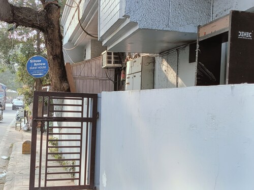 Silver Arrow Guest House 