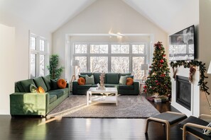 Televisor intel·ligent, llar de foc i videojocs 