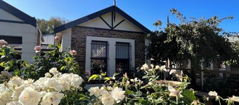 Oriental charming 3-bedroom house in welcoming Saint Peters with AC, WiFi