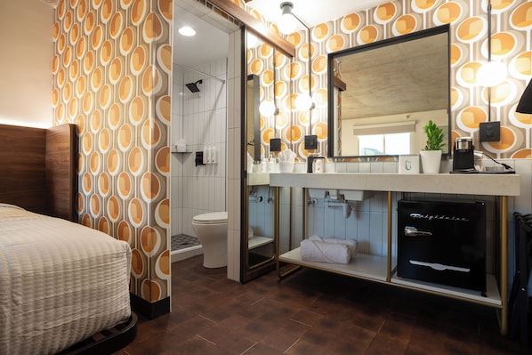 Standard Double Room, 2 Double Beds | Bathroom | Designer toiletries, hair dryer, towels, soap - The Alice Hotel (Tucson)