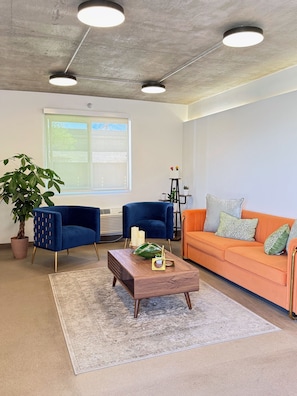 Reception - The Alice Hotel (Tucson)