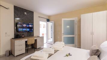 Free WiFi, bed sheets, wheelchair access