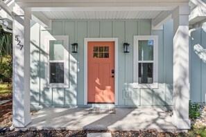 Exterior detail - Downtown Cottage - Hosted by Moore AI Rentals (Fernandina Beach)