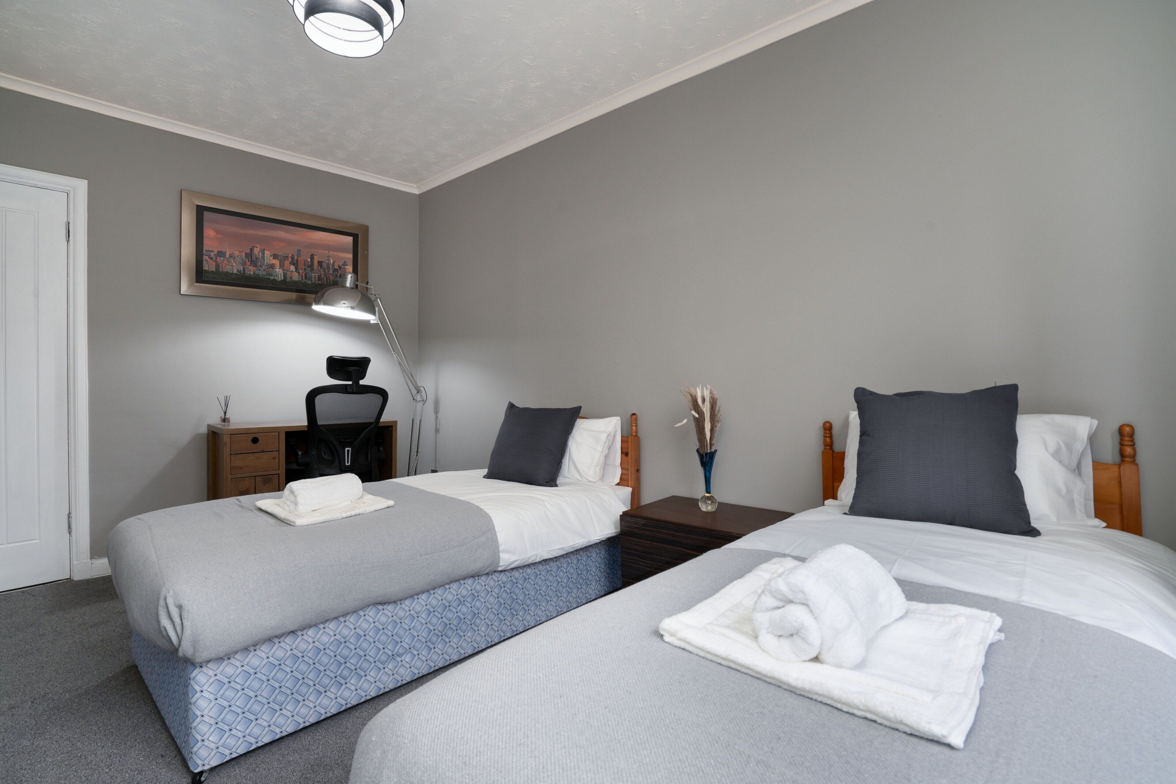 2 slaapkamers, een strijkplank/strijkijzer, wifi, beddengoed