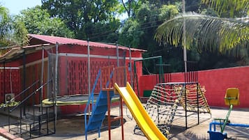 Children’s play area – outdoor