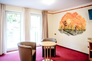 Interior - Comfortable and versatile room -perfect for relaxation, work and exchange (Winterberg)