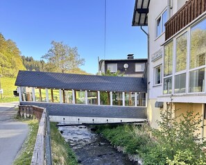 Unclassified image, 4 of 45, button - Comfortable and versatile room -perfect for relaxation, work and exchange (Winterberg)