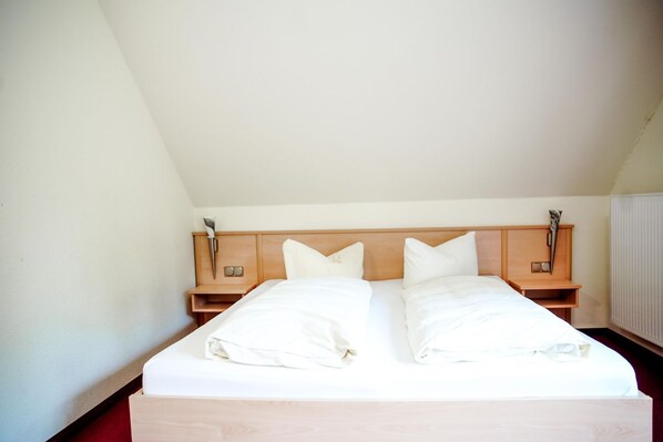 2 bedrooms, WiFi, bed sheets