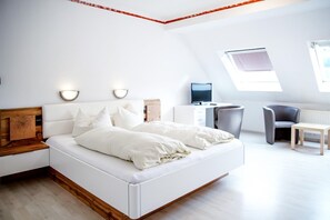 Unclassified image, 5 of 43, button