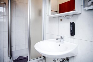 Unclassified image, 3 of 48, button