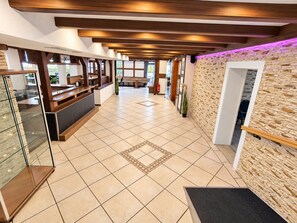 Lobby - Comfortable and versatile room -perfect for relaxation, work and exchange (Winterberg)