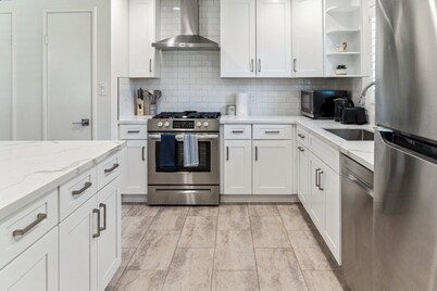 NEW! Charming Oasis In Central Silicon Valley ~4beds~ beautiful backyard~