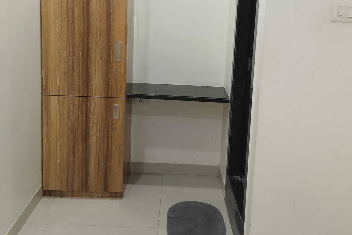 Deluxe Double Room | In-room dining