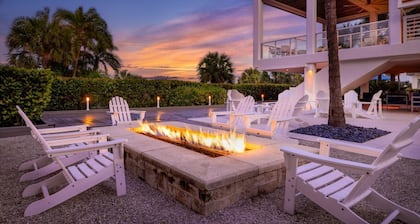 2 bedroom/2 bath Marriott's Crystal Shores Villa Poolside Floor 6th-15th