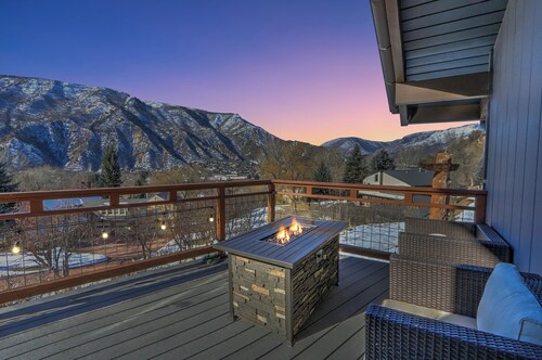 Downtown with Scenic Mountain Views