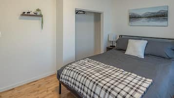 1 bedroom, iron/ironing board, travel cot, free WiFi