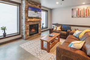 Smart-tv och eldstad