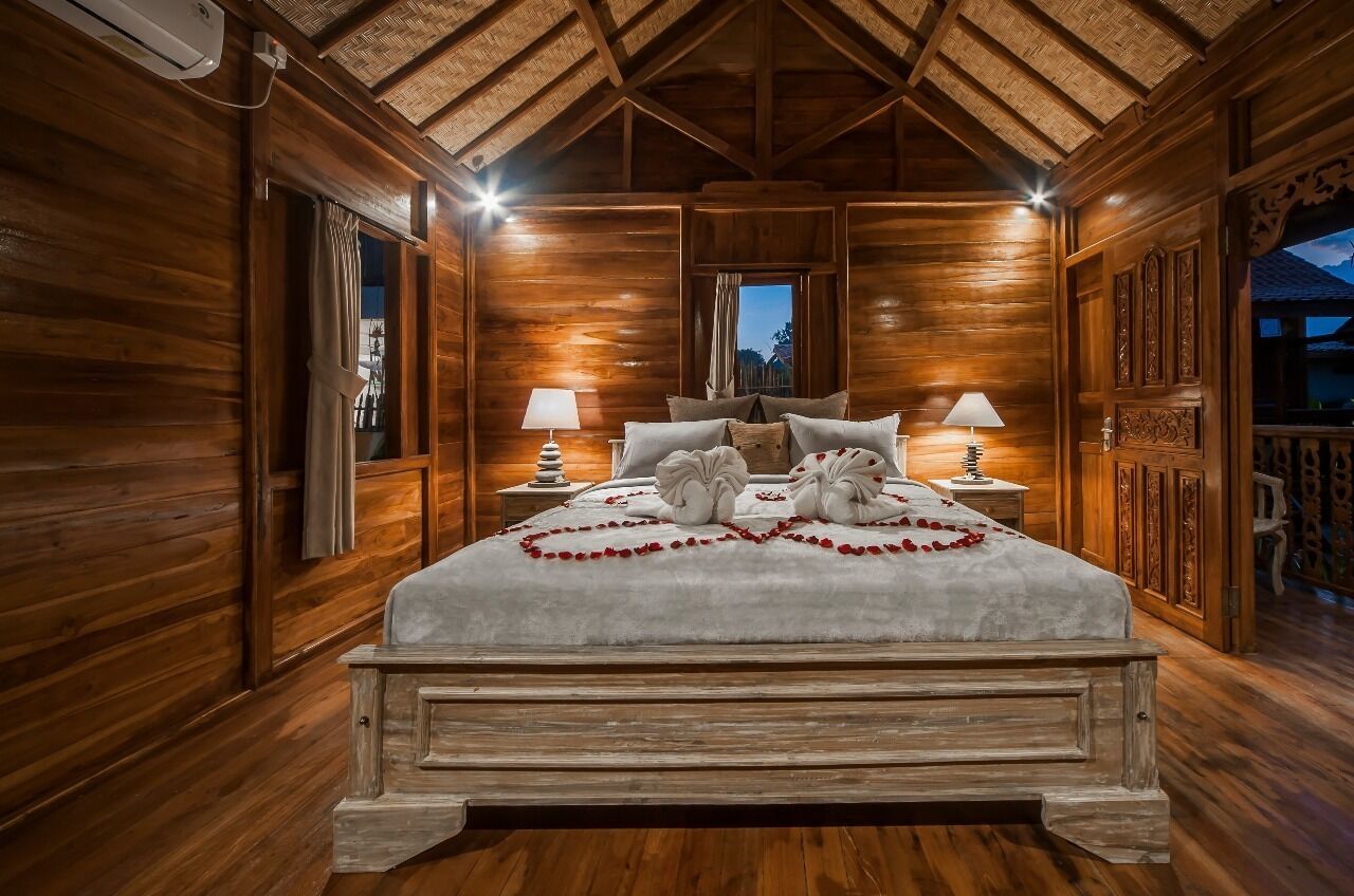 1 bedroom, desk, laptop workspace, blackout curtains