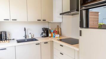 Kühlschrank, Ofen, Herdplatte, Geschirrspüler