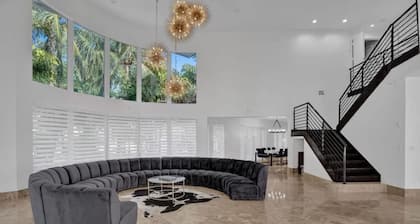 5000Sf Luxe Mansion/Refreshing pool/Gameroom - N