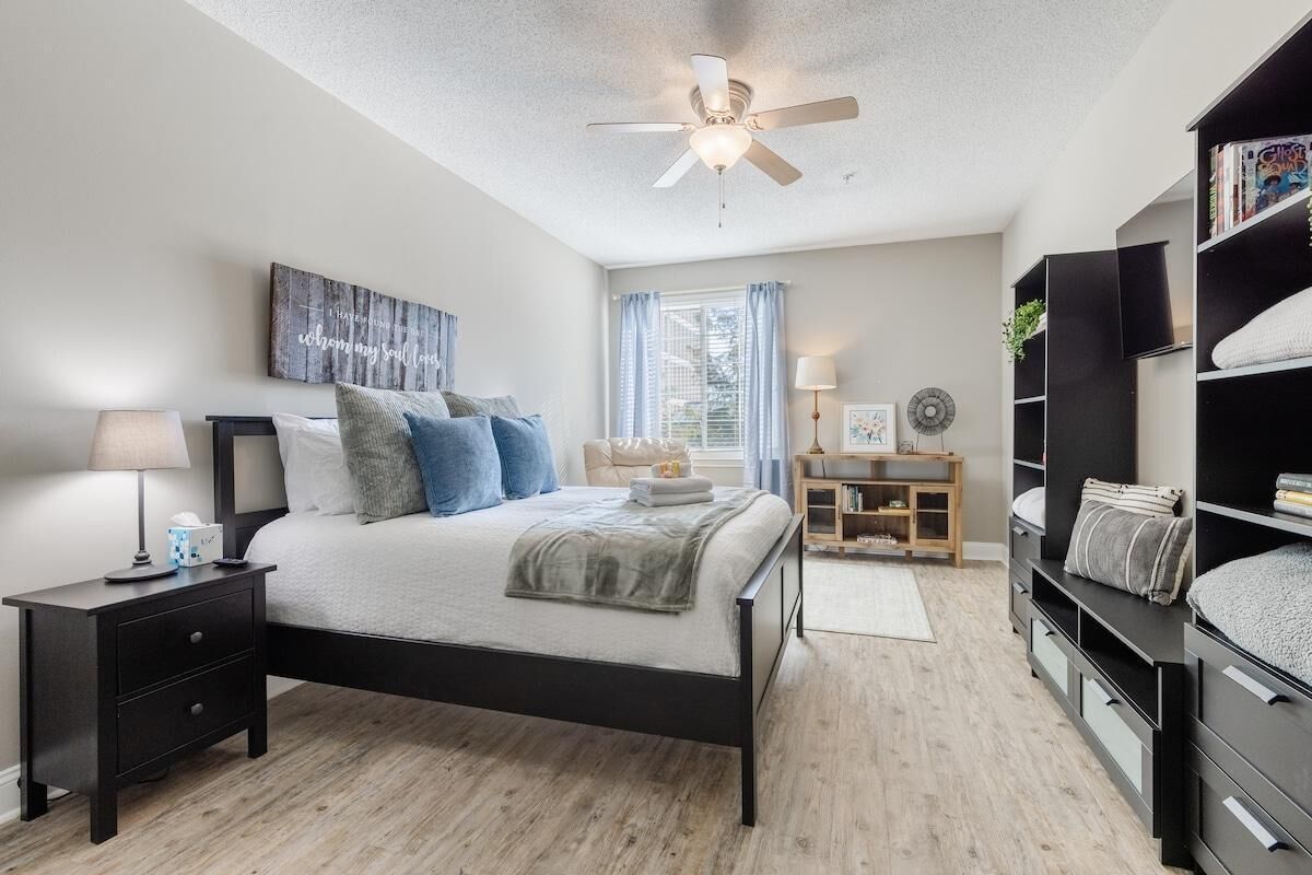 1 bedroom, iron/ironing board, internet, bed sheets