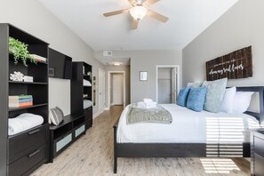 1 bedroom, iron/ironing board, internet, bed sheets - Cozy Hub on Main GVL (greenville)