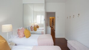 2 Schlafzimmer, Schreibtisch, Bügeleisen/Bügelbrett, kostenloses WLAN