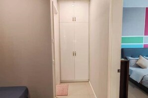 1 bedroom, iron/ironing board, WiFi, bed sheets