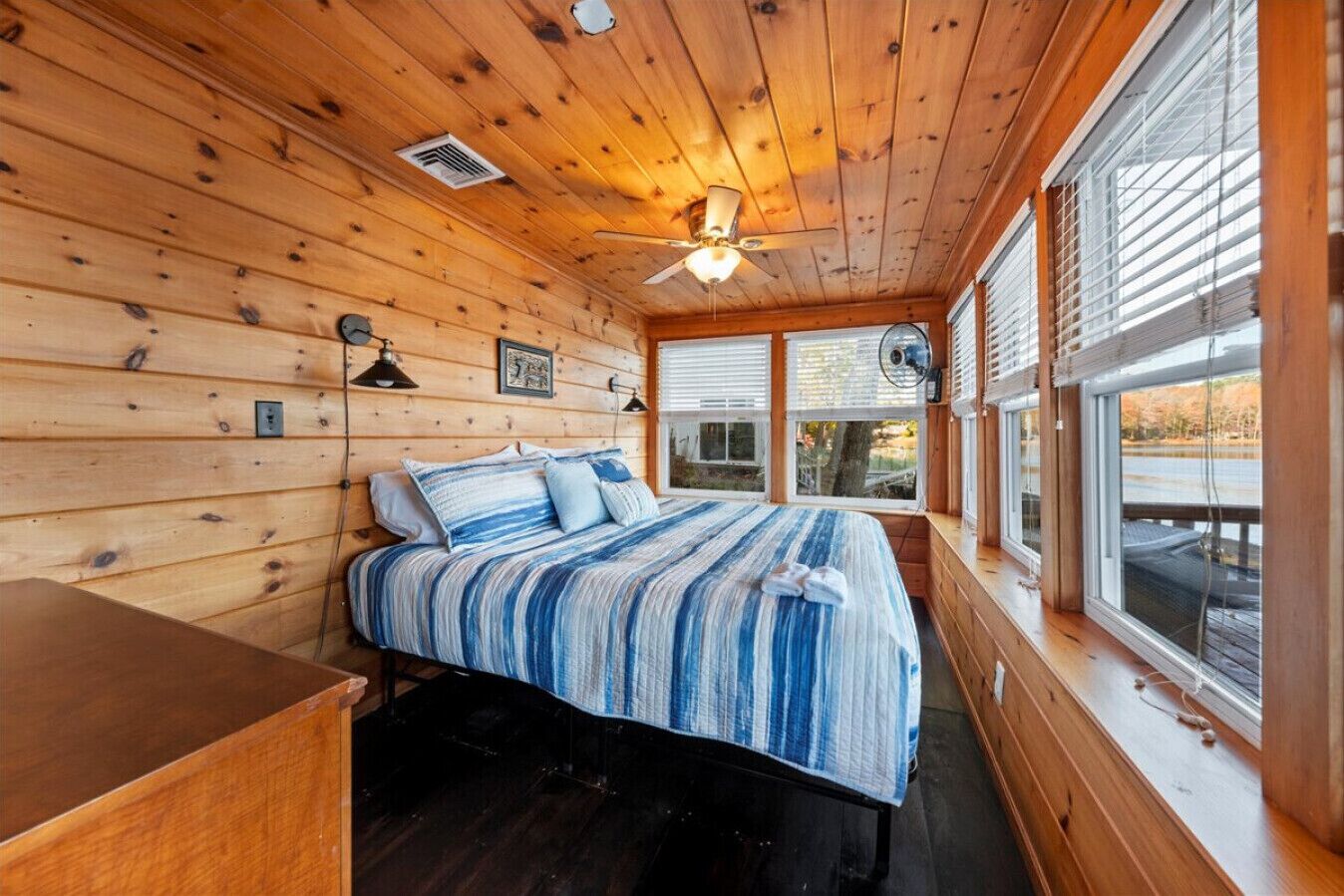 3 chambres, bureau, lit de bébé portatif, accès au Wi-Fi (inclus)