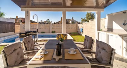 3 bedroom nice home in Salteras