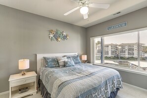3 bedrooms, desk, iron/ironing board, travel cot