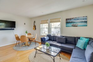 TV - Potomac River Getaway: Walk to Marina! (King George)