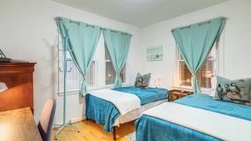 Bedroom 2 | 2 Twin Beds
