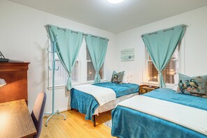 Bedroom 2 | 2 Twin Beds - Potomac River Getaway: Walk to Marina! (King George)