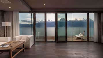 Luxury-Doppelzimmer, Meerblick | 1 Schlafzimmer, Schreibtisch, laptopgeeigneter Arbeitsplatz