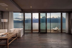 奢华双人房, 海景 | 1 多间卧室、办公桌、笔记本电脑工作区、遮光窗帘