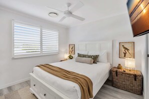 4 habitaciones, escritorio, tabla de planchar con plancha y wifi 