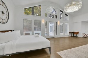 House | 7 bedrooms - Luxury 7BR Buckhead Oasis w Pool Gameroom Firepit (Atlanta)