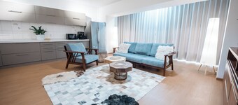 Nomad's Hideaway near Shangri-La Hotel