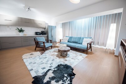 Nomad's Hideaway near Shangri-La Hotel