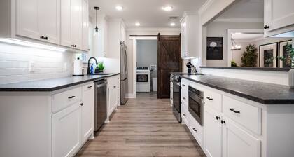 Helena Haven: 4BR/3BA, Near Top Golf & Kyle Field