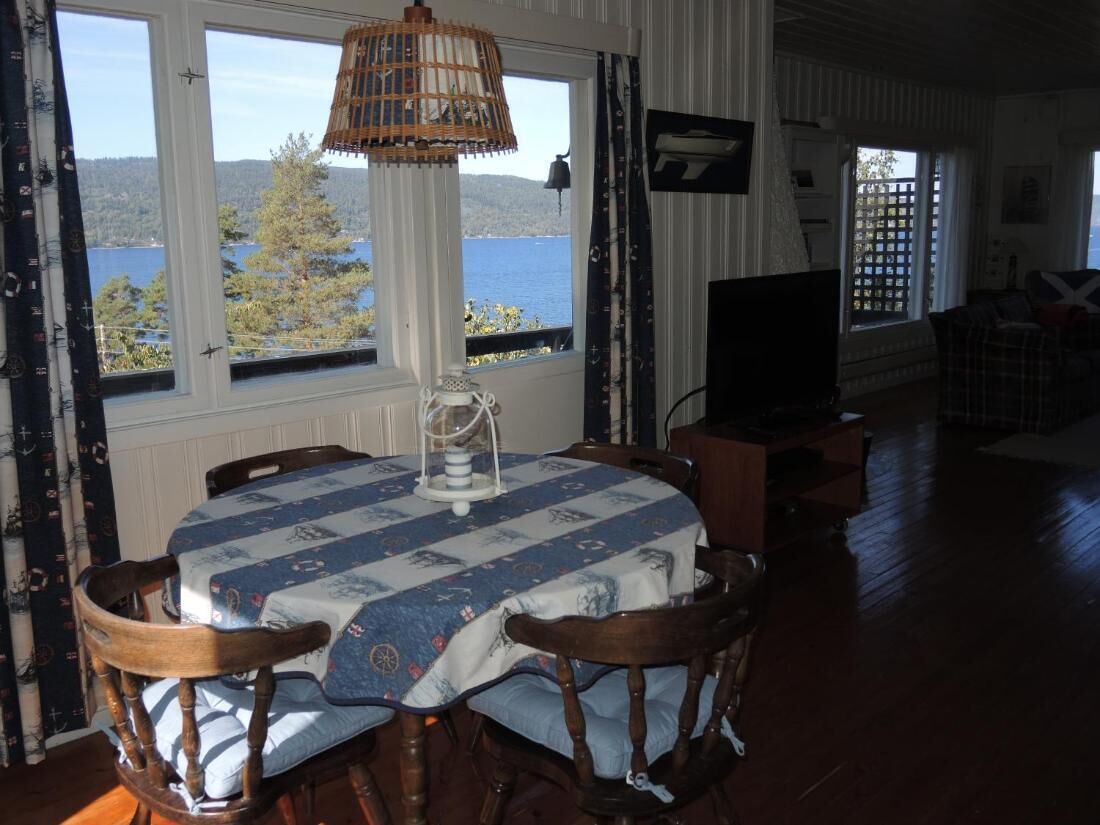 Cabin, 3 Bedrooms, Smoking, Balcony | Living area