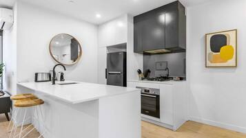 Fridge, microwave, oven, stovetop