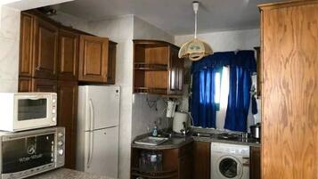 Kühlschrank, Mikrowelle, Ofen