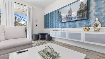 House (6 Bedrooms) | Front of property