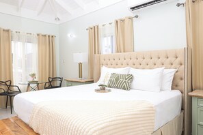 3 bedrooms, iron/ironing board, WiFi, bed sheets - 3-bedroom villa in tranquil Saint Ann's Bay with WiFi, AC and beach access (Saint Ann's Bay)