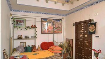 1 bedroom, desk, iron/ironing board, WiFi