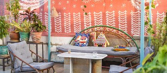 Tranquil Studio with Spacious Terrace Garden, Gazebo, close to the heritage City