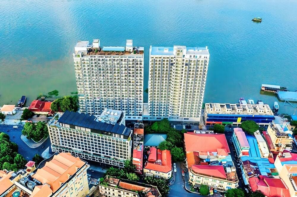 X One Hotel