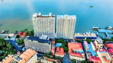 Fachada de la propiedad. X One Hotel